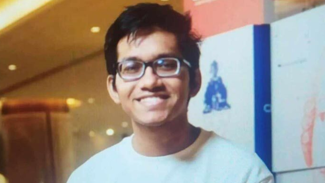 এনসিপির যুগ্ম মুখ্য সমন্বয়ক রাফিদ এম ভূঁইয়ার পদত্য...