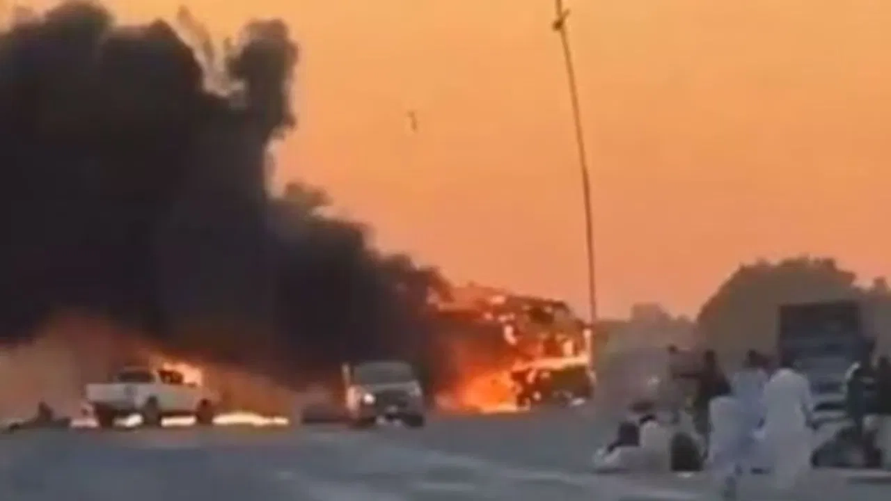 উত্তেজনার মধ্যেই পাকিস্তানে ভয়াবহ বোমা হামলা...