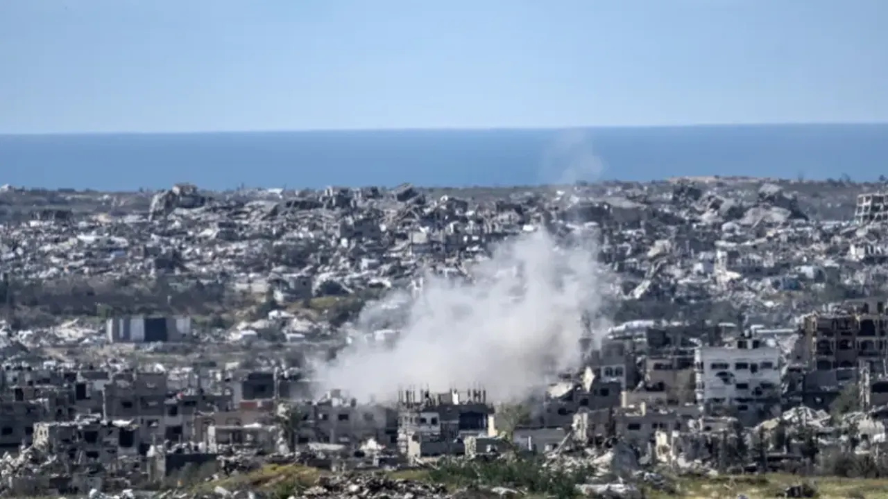 গাজায় ভয়াবহ ইসরায়েলি হামলা, নিহত ৪২...