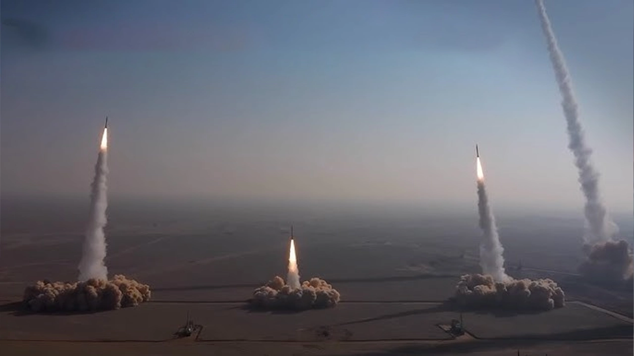 ইসরায়েলে আরও ২০টি ক্ষেপণাস্ত্র ছুড়েছে ইরান...