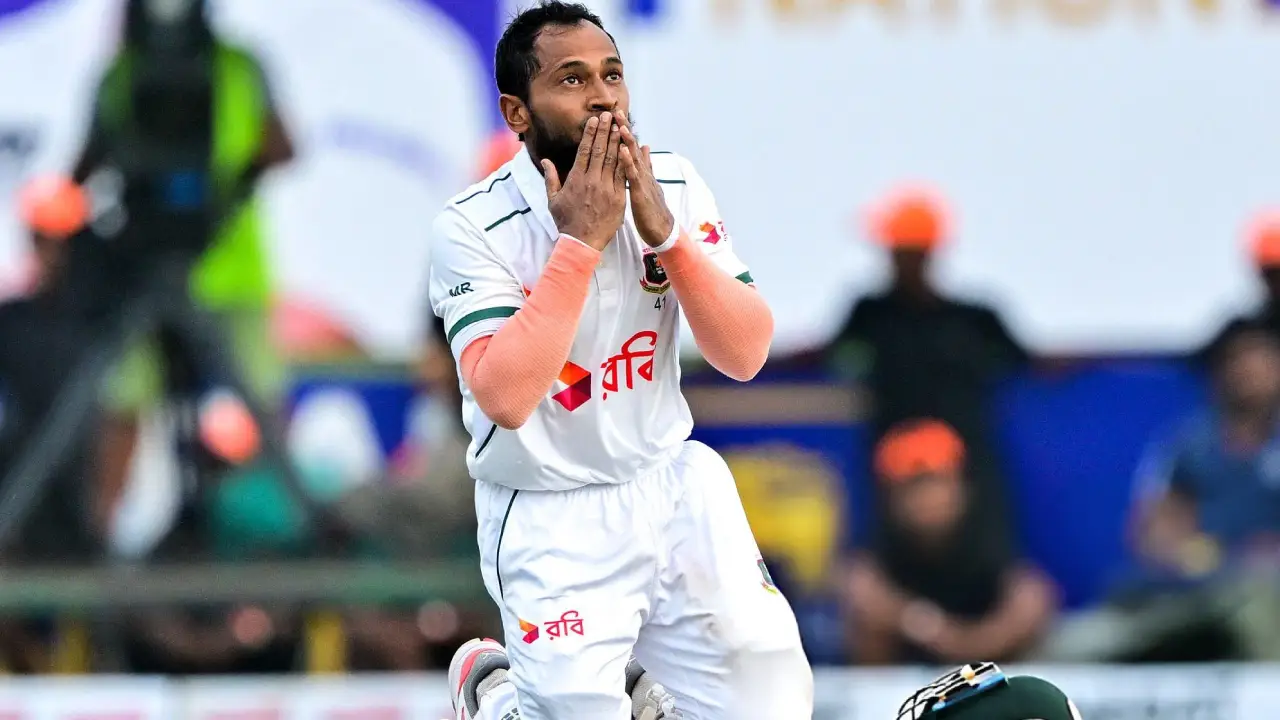 চাপের মুখে দুর্দান্ত জবাব, গলে মুশফিকের ১২তম টেস্ট...