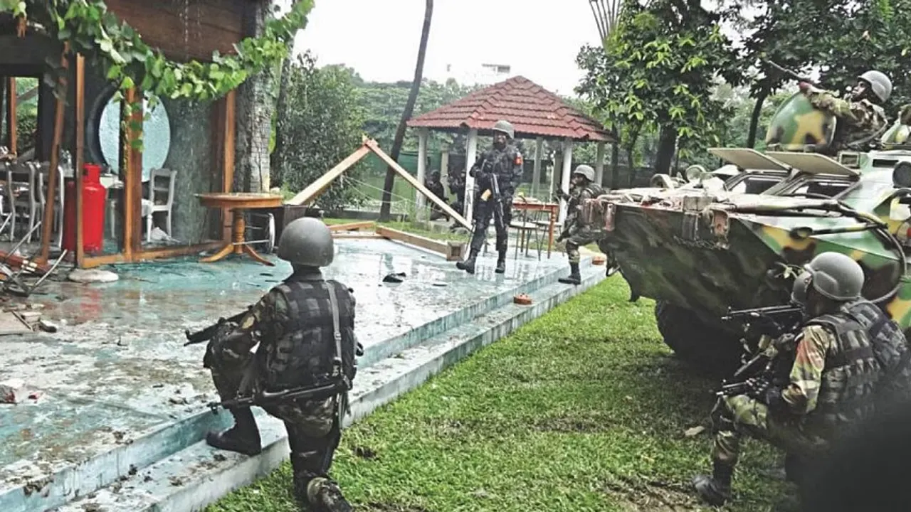 হোলি আর্টিজানে হামলা : ৭ জনের আমৃত্যু কারাদণ্ডের প...