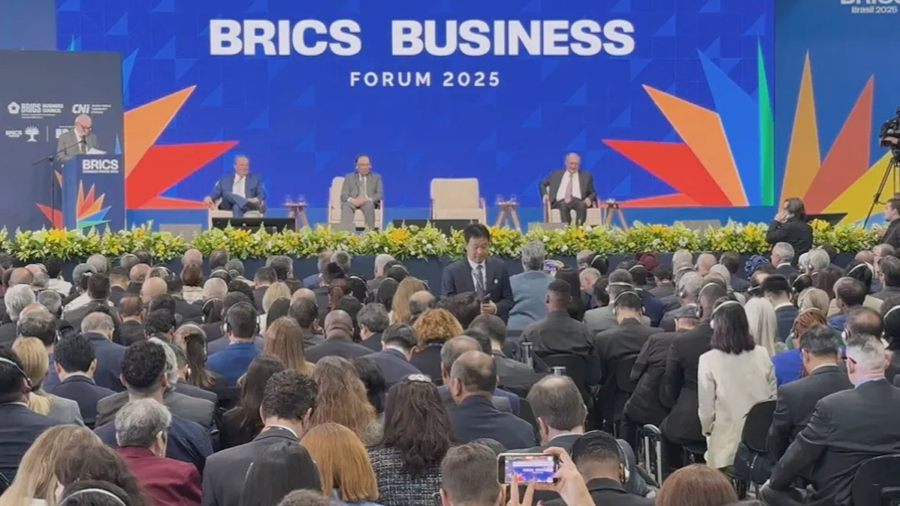 ব্রিকসের দেশগুলোর ওপর আরও ১০ শতাংশ শুল্কের হুমকি...