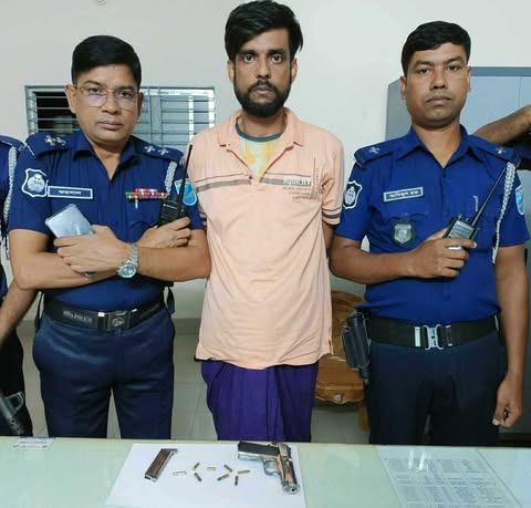 সাভারে পিস্তল ও ৭ রাউন্ড গুলিসহ শীর্ষ সন্ত্রাসী টু...