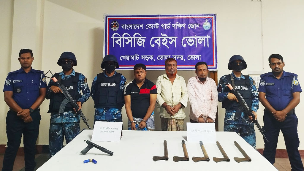 ভোলায় যৌথবাহিনীর অভিযানে অস্ত্রসহ আওয়ামী লীগের ৩ ন...