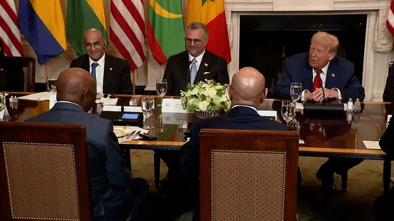 লাইবেরিয়ার প্রেসিডেন্টের ইংরেজি শুনে চমকে গেলেন ট্...