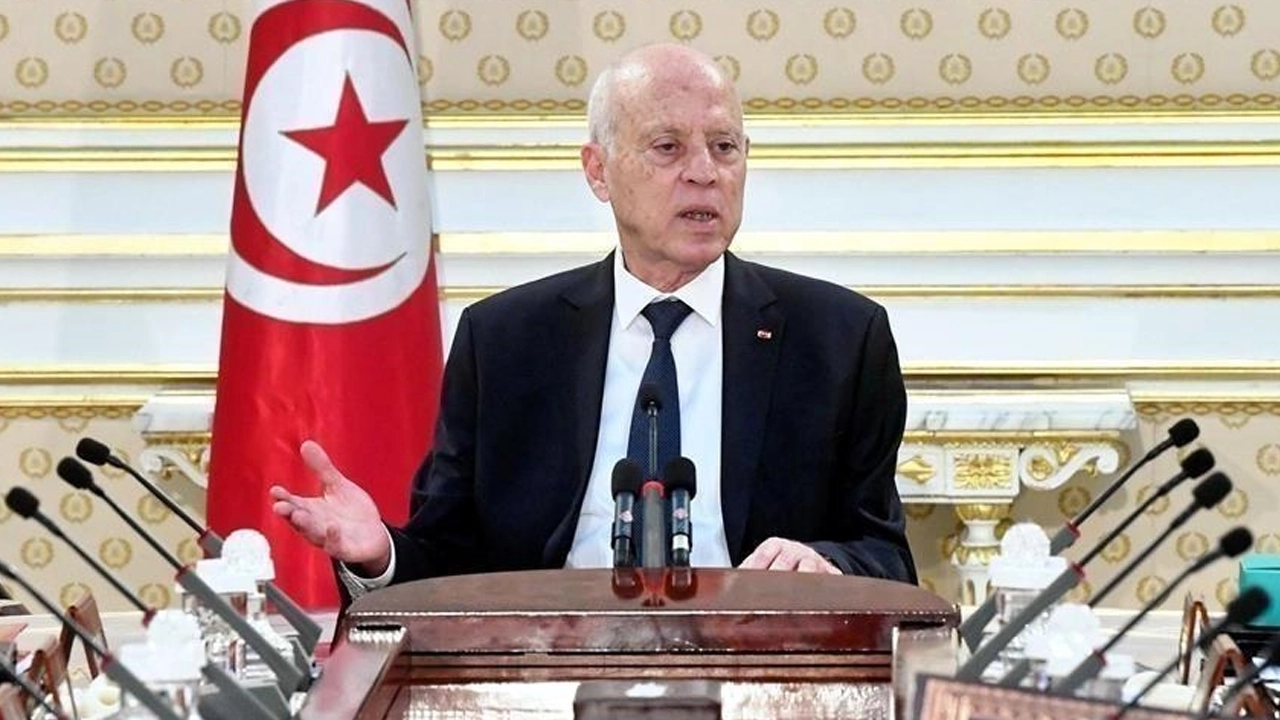 প্রেসিডেন্টের খবর দেখতে না চাওয়ায় ৬ মাসের কারাদণ্ড...