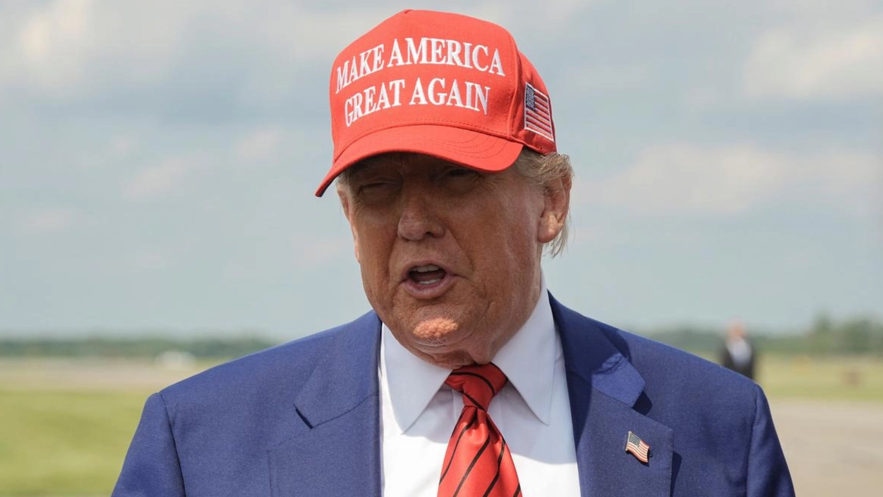 রুপার্ট মারডক ও ওয়াল স্ট্রিট জার্নালের বিরুদ্ধে ট্...