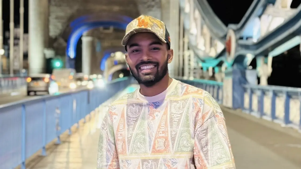 ‘ইংল্যান্ড-তুরস্ক নয়, মায়ের পাশে হাসপাতালে’—গুজব থ...