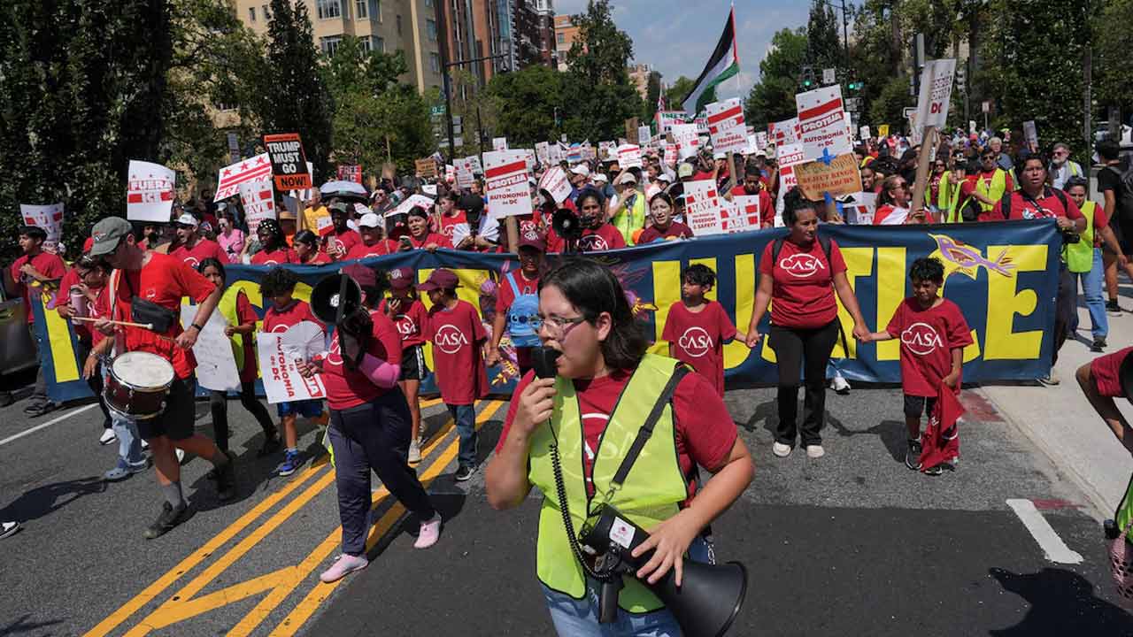 ‘ট্রাম্পকে বিদায় করো’— প্রতিবাদ-বিক্ষোভে উত্তাল ওয়...