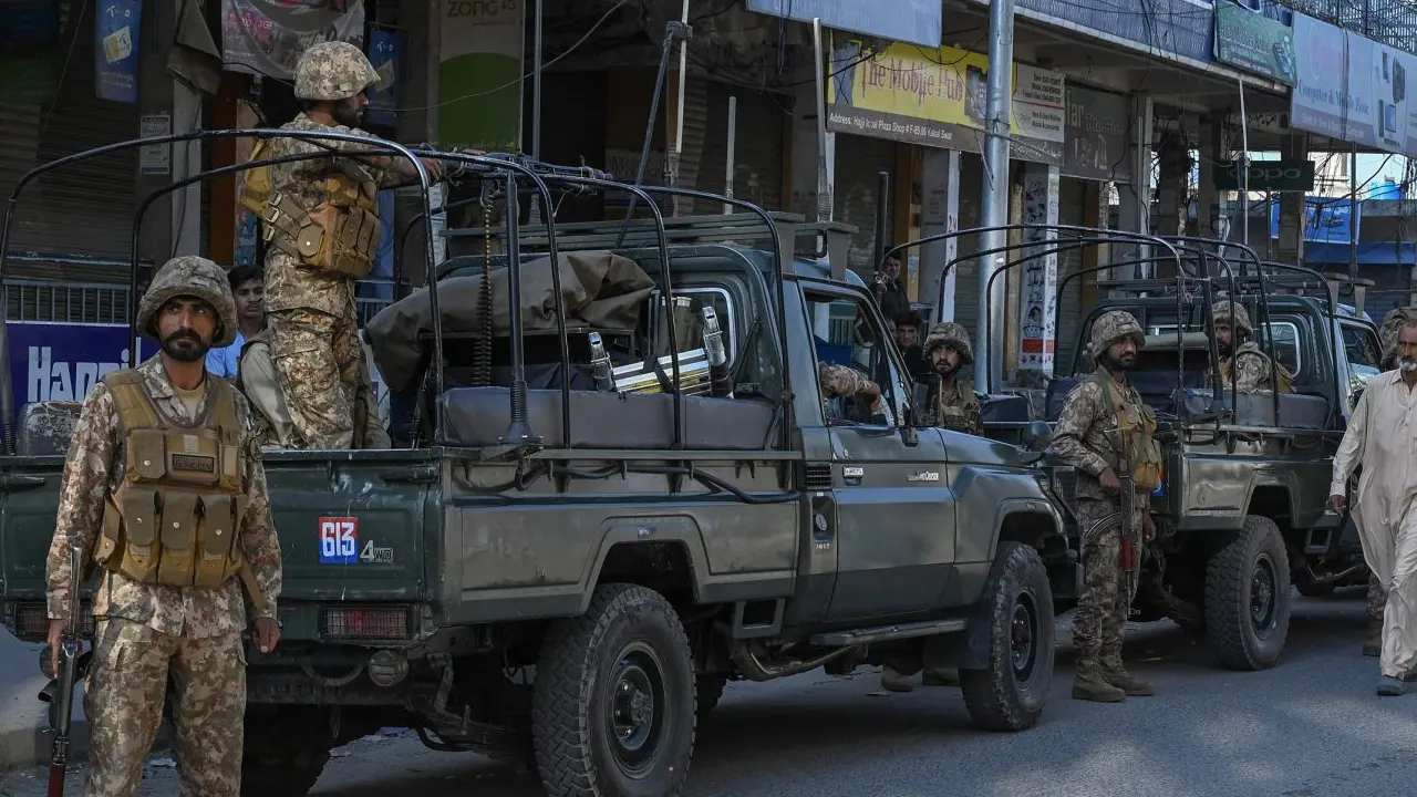 ভয়াবহ হামলায় পাকিস্তানের ১২ সেনা নিহত...