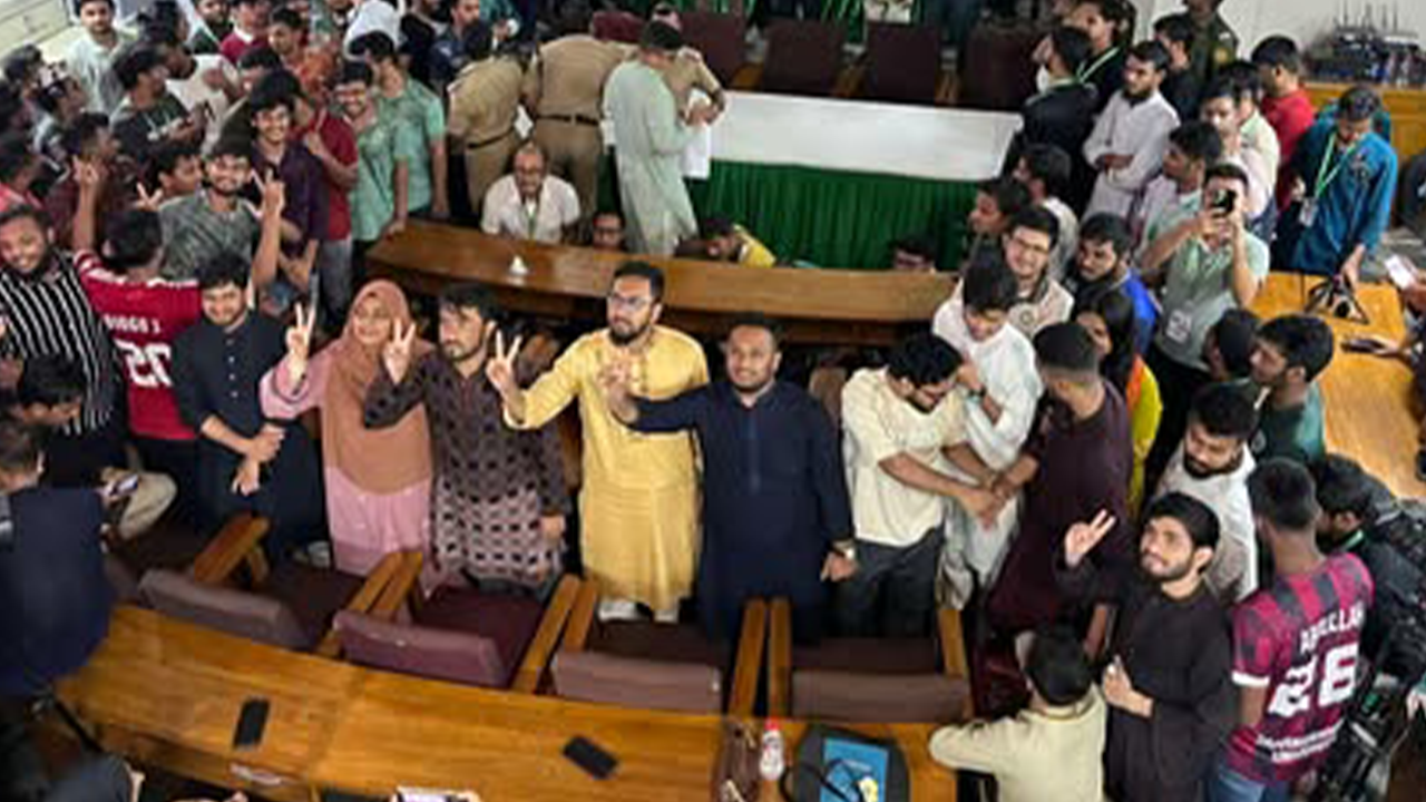 জাকসু কেন্দ্রীয় সংসদে বিজয়ী হলেন যারা...