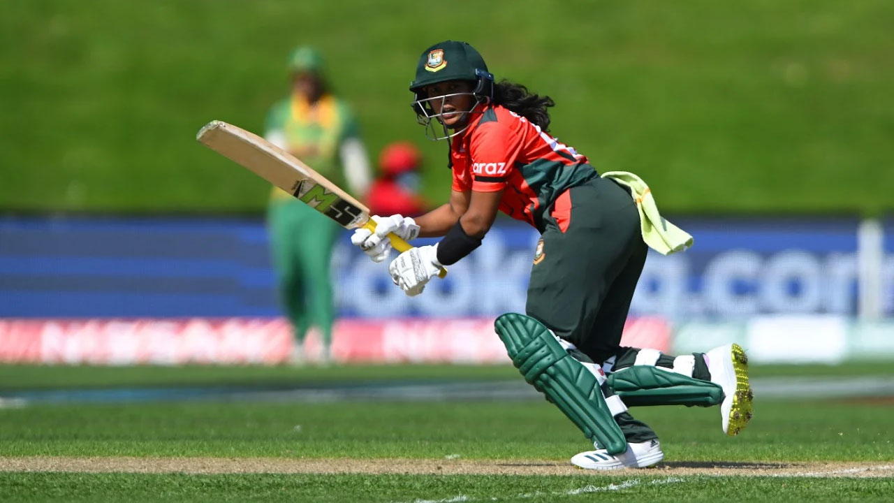 শ্রীলঙ্কাকে ২৪৩ রানের লক্ষ্য দিল বাংলাদেশ...