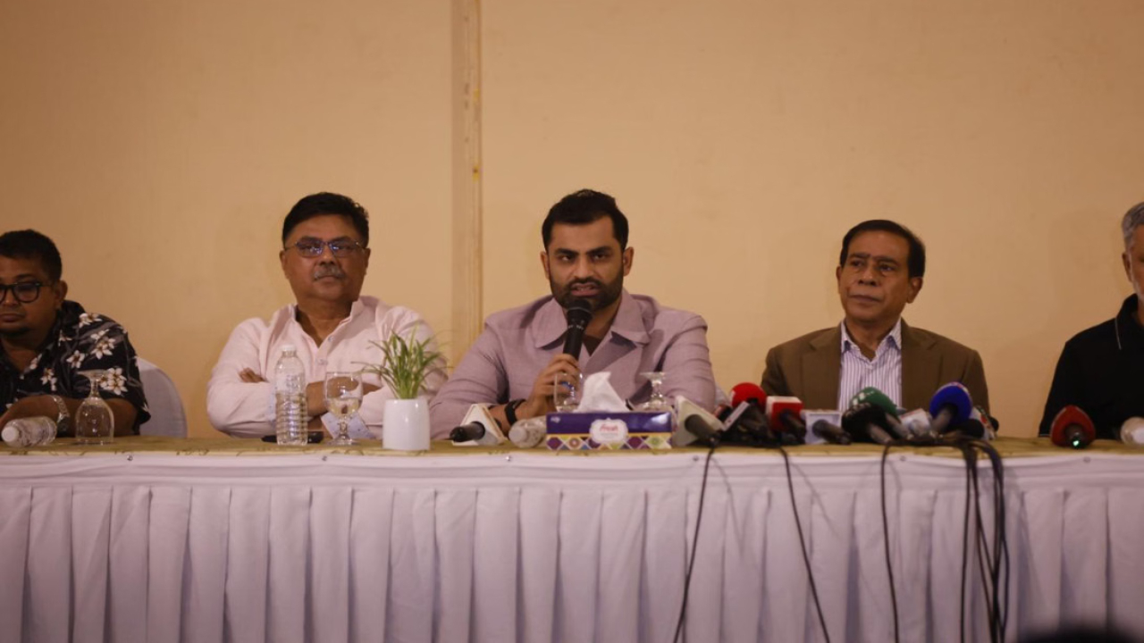 বুলবুলকে অবৈধ সভাপতি দাবি, ক্রিকেট বর্জনের ঘোষণা ৩...