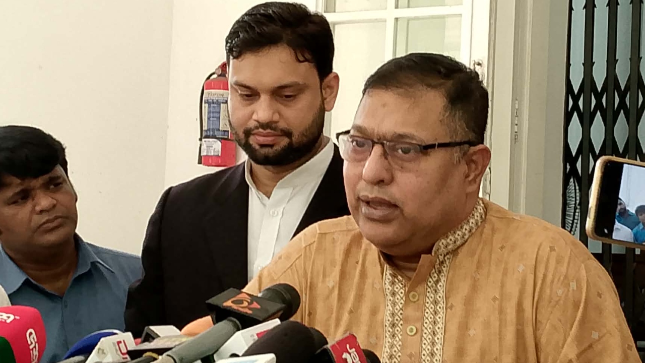 শেখ হাসিনাসহ ২২ জনের বিরুদ্ধে ট্রাইব্যুনালে অভিযোগ সাবেক যুবদল নেতার