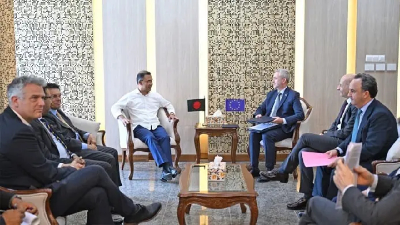 প্রধানমন্ত্রীর সঙ্গে ইইউ রাষ্ট্রদূতদের স...